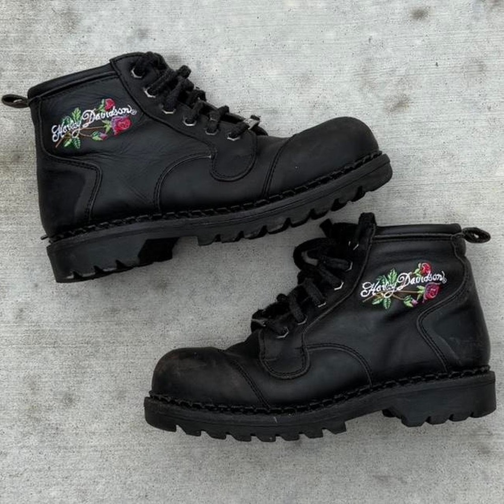 Harley Davidson black leather boots with floral embroidery  Size 7.5
